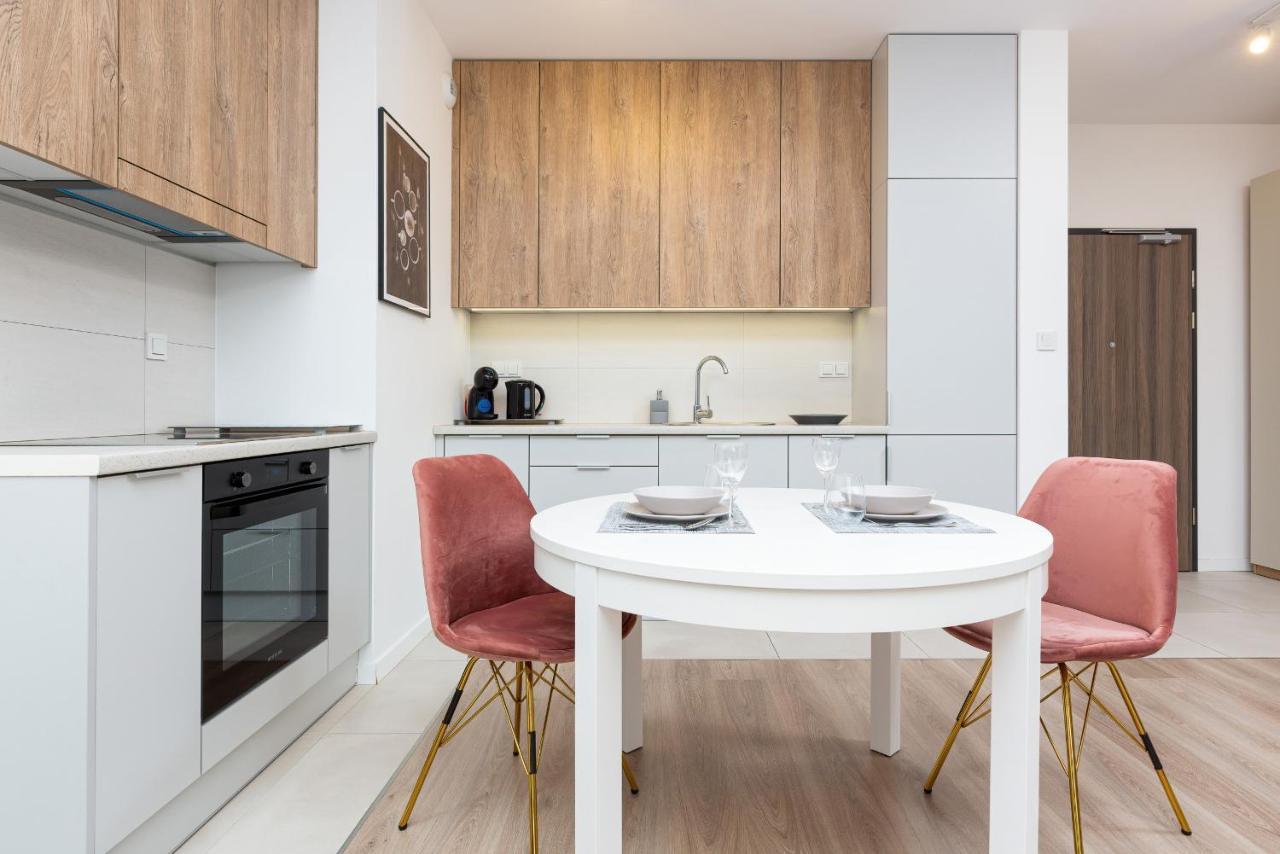 Metro Plocka Exquisite Apartments By Noclegi Renters Varsovia Exterior foto